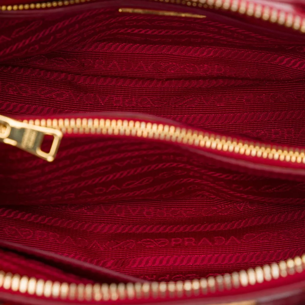 Prada Small Saffiano Vernice Promenade Satchel Red Leather Good - Model View