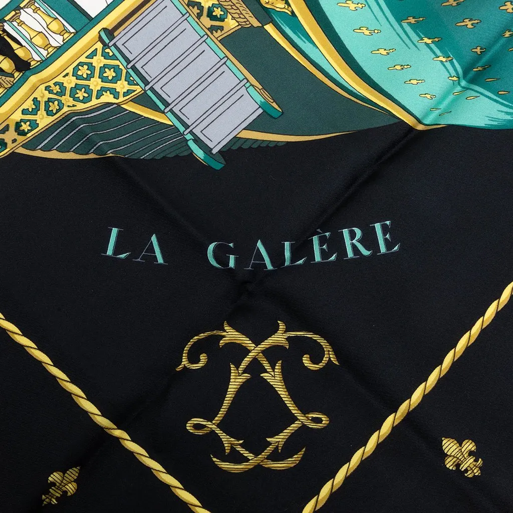 Hermès Vue Du Carrosse De La Galere La Reale Silk Scarf 90 Red Very good - Box View