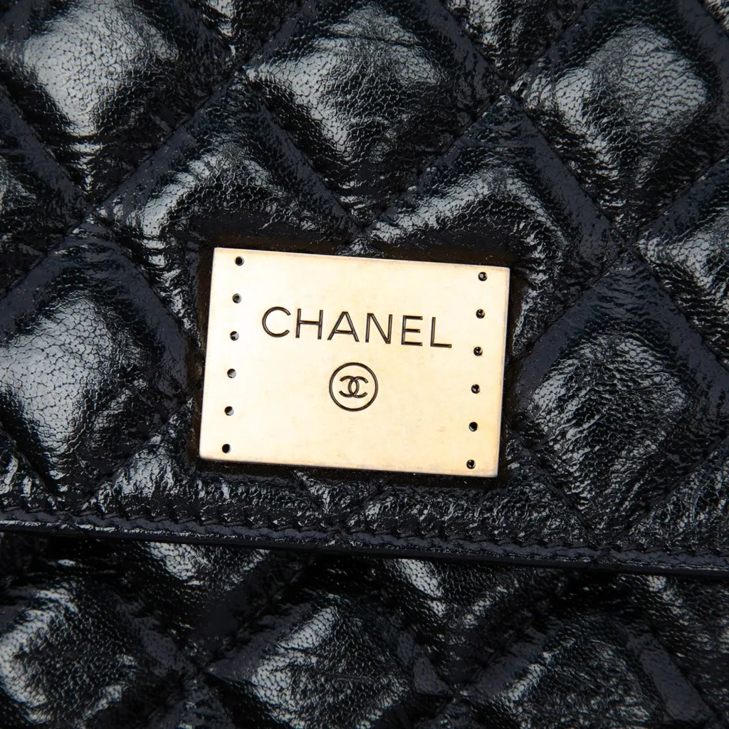 Chanel CC Quilted Patent Flap Clutch Black Leather Very good - Box View