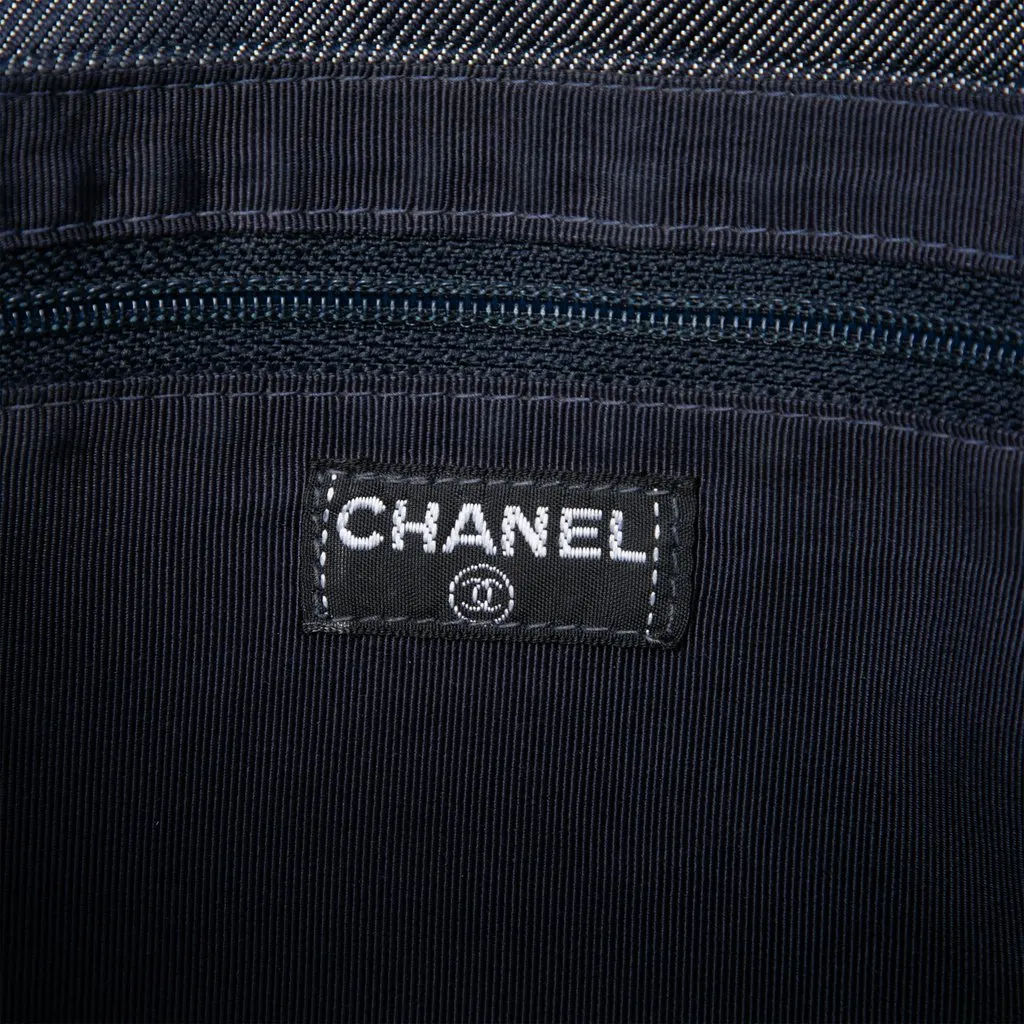 Chanel Chocolate Bar Denim Reissue 2.55 Flap Blue Very good - Box View