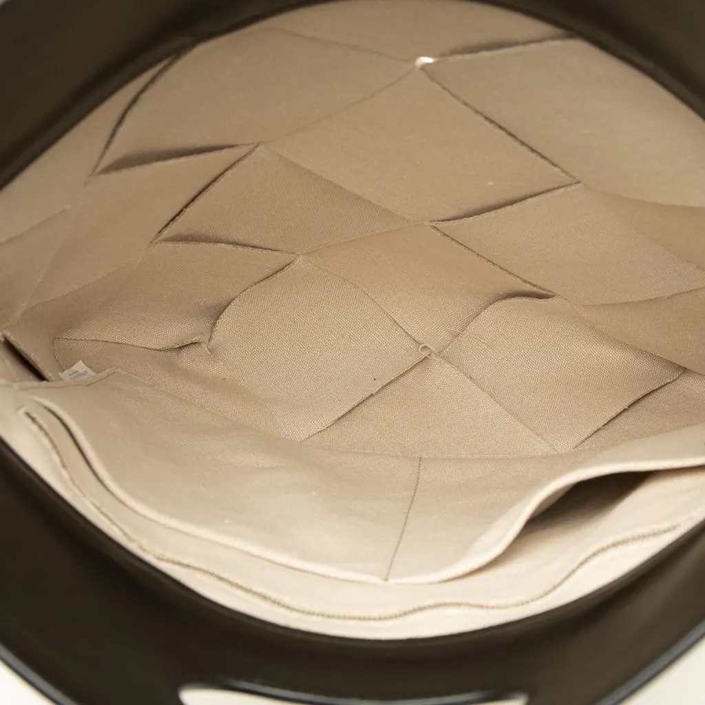 Bottega Veneta Medium Canvas Maxi Intrecciato Slip Tote Beige Canvas Very good - Model View