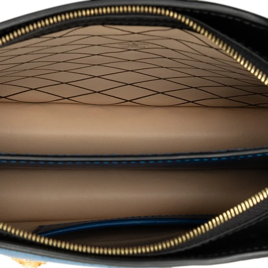 Louis Vuitton Epi Trunk Clutch Blue Leather Very good - Model View