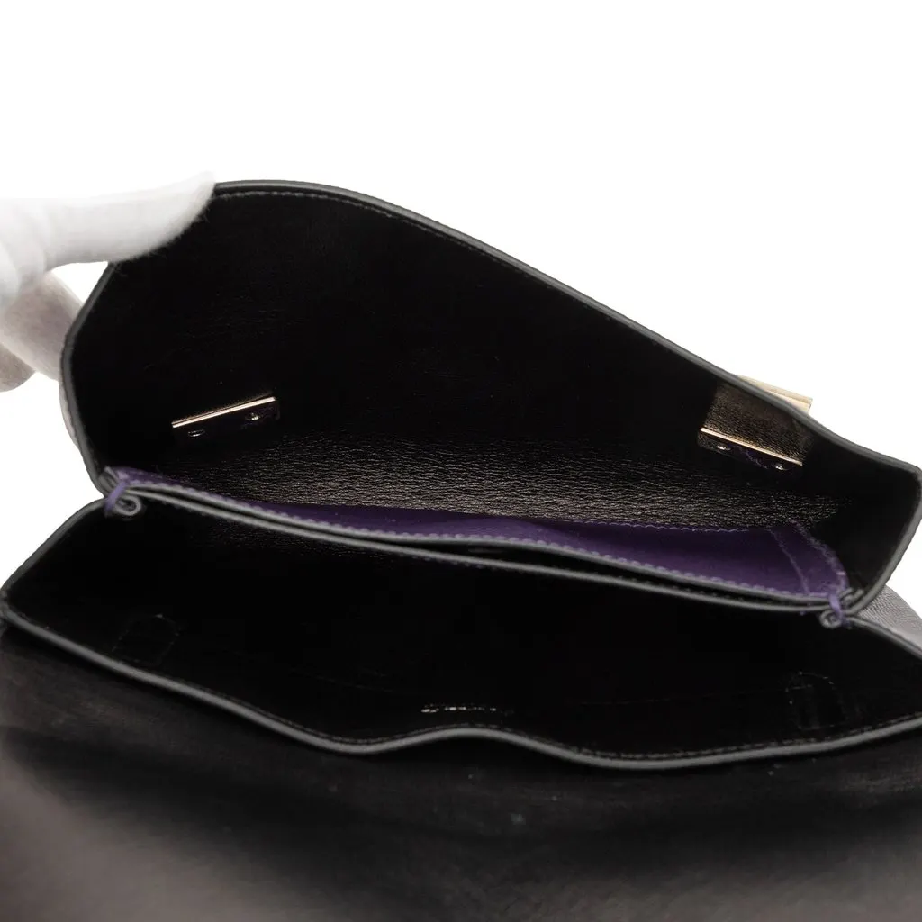 Prada Saffiano Cuir Twist Lock Chain Flap Purple Leather Very good - Model View