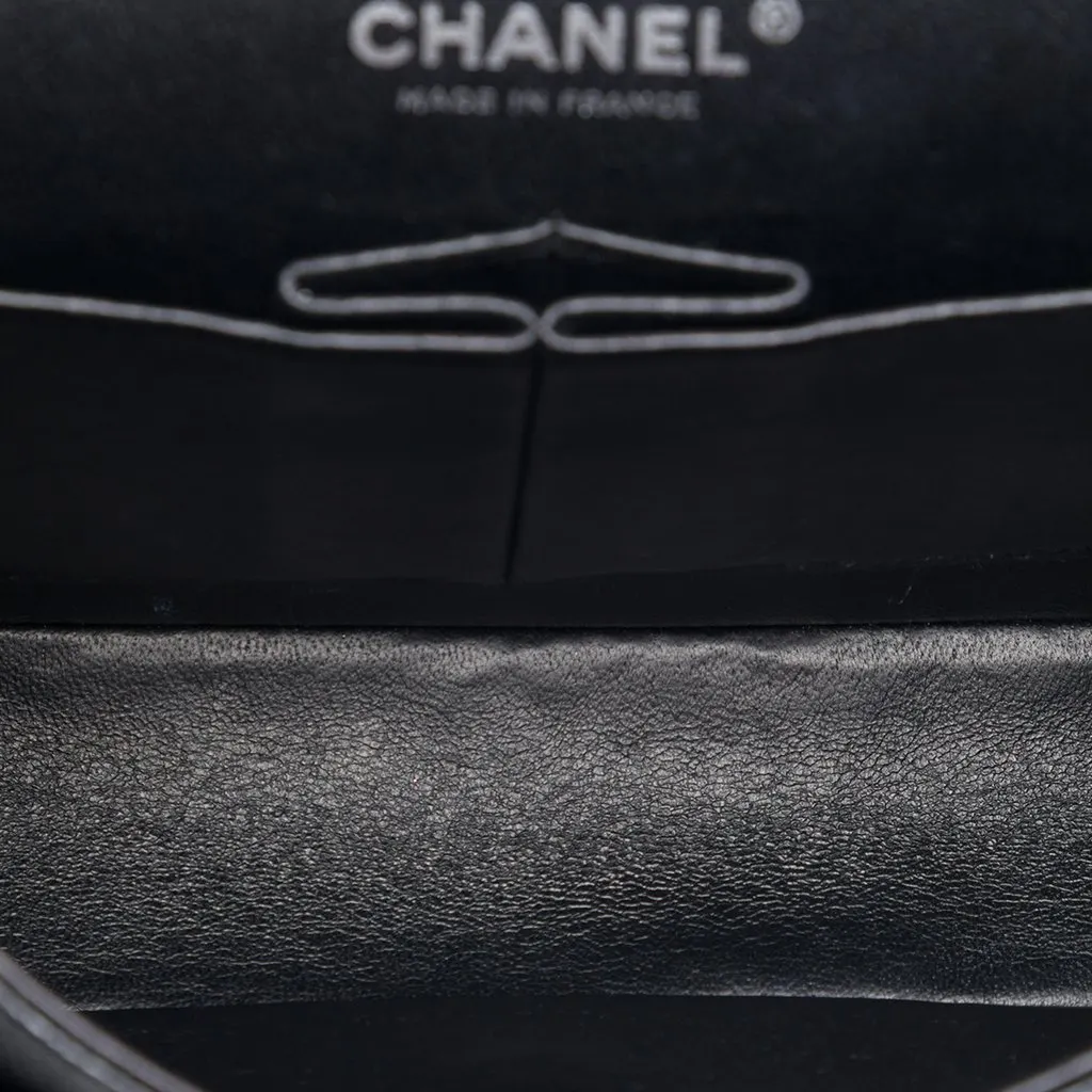 Chanel Medium Classic Caviar Double Flap Black Leather Very good - Model View