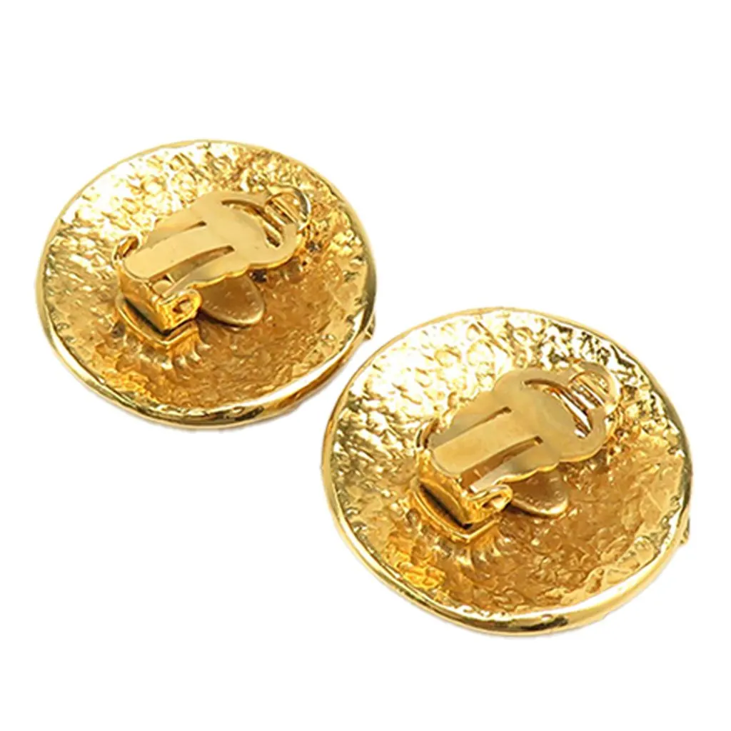 Chanel CC Gold Plated Round Clip On Earrings Gold Metal Very good - Model View