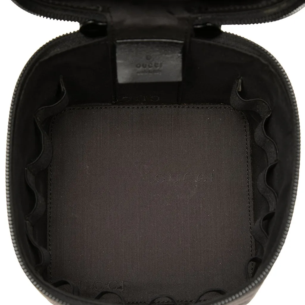 Gucci GG Canvas Vanity Bag Brown Very good - Model View
