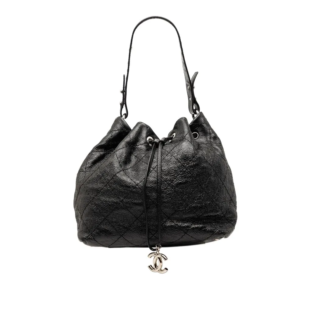 Chanel Glazed Calfskin On The Road Bucket Bag Black Leather Very good - Front View