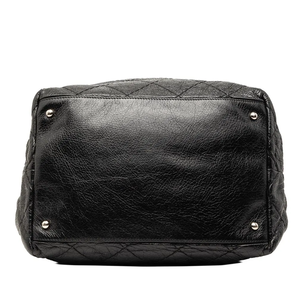 Chanel Glazed Calfskin On The Road Bucket Bag Black Leather Very good - Inside View