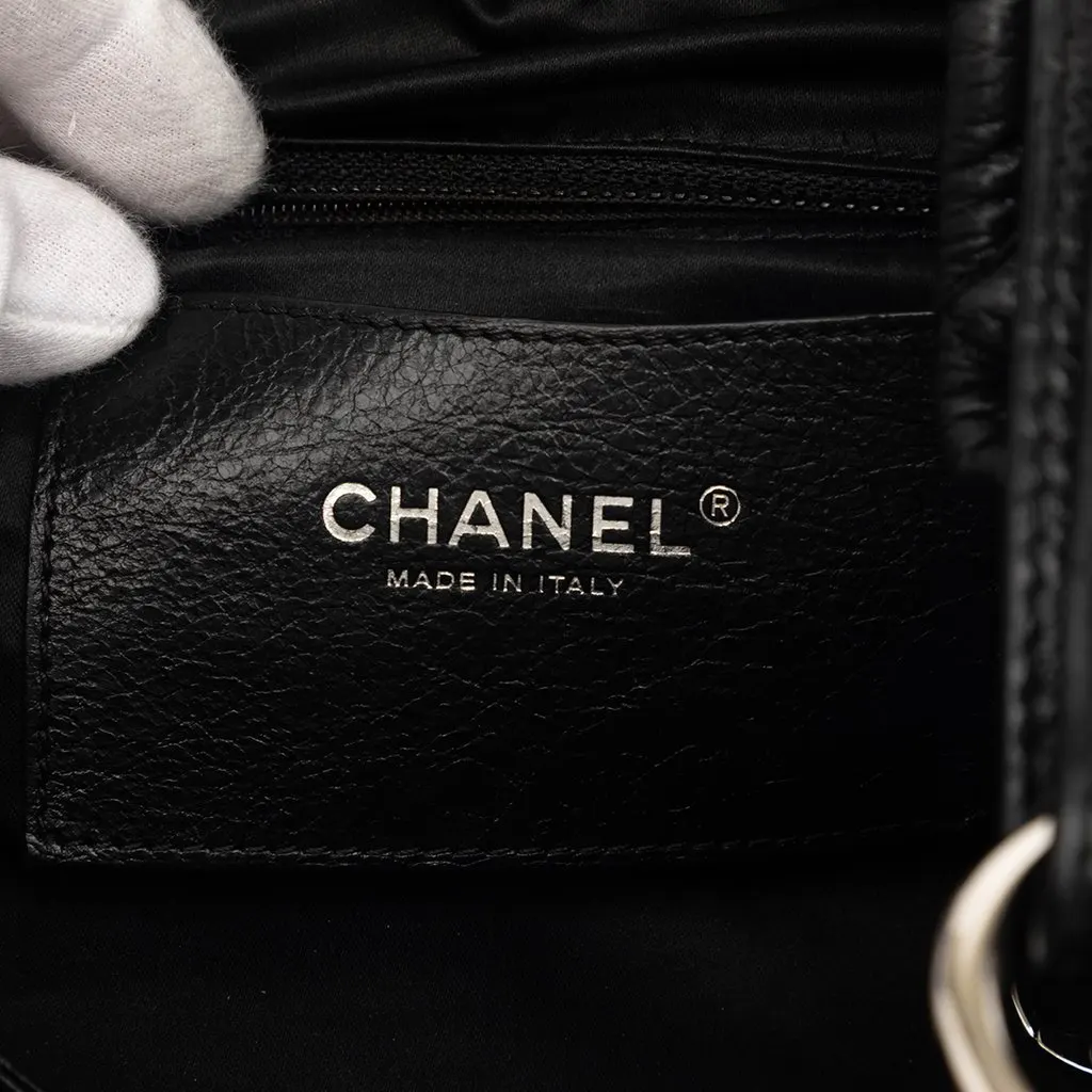 Chanel Glazed Calfskin On The Road Bucket Bag Black Leather Very good - Box View