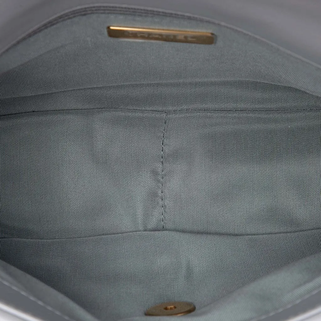 Chanel Medium Lambskin 19 Flap MultiColor Leather Very good - Model View