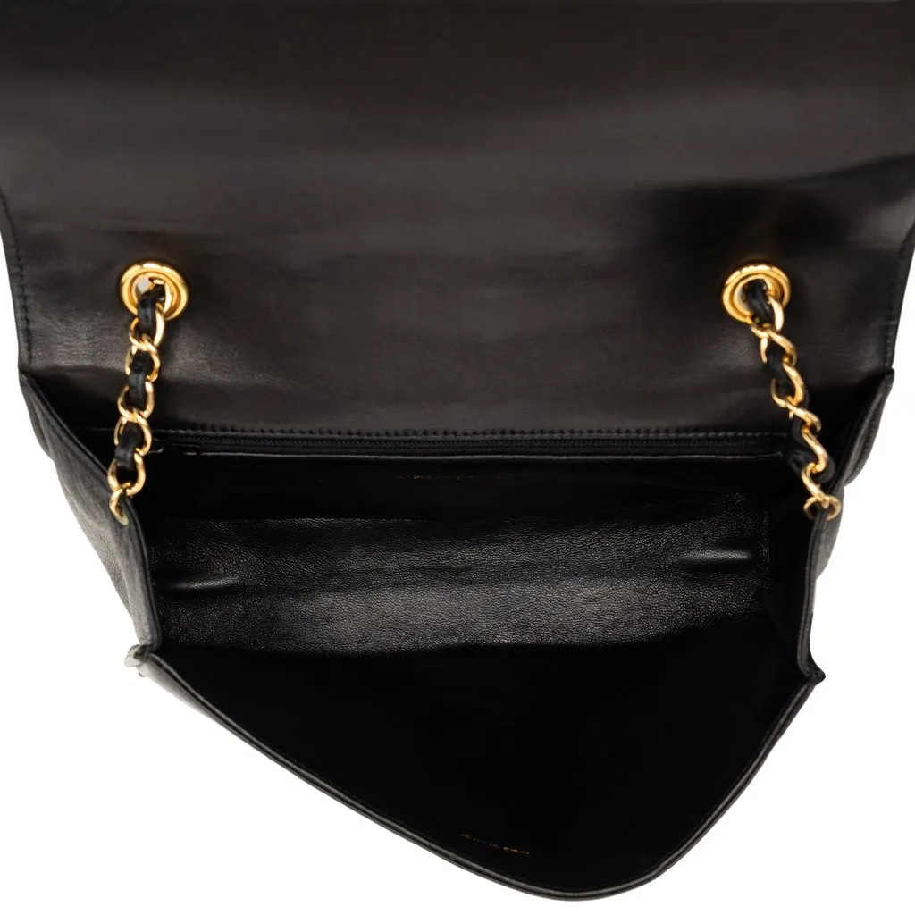 Chanel CC Quilted Lambskin Full Flap Crossbody Black Leather Very good - Model View
