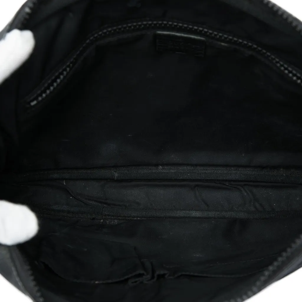Gucci GG Supreme Crossbody Black Very good - Model View