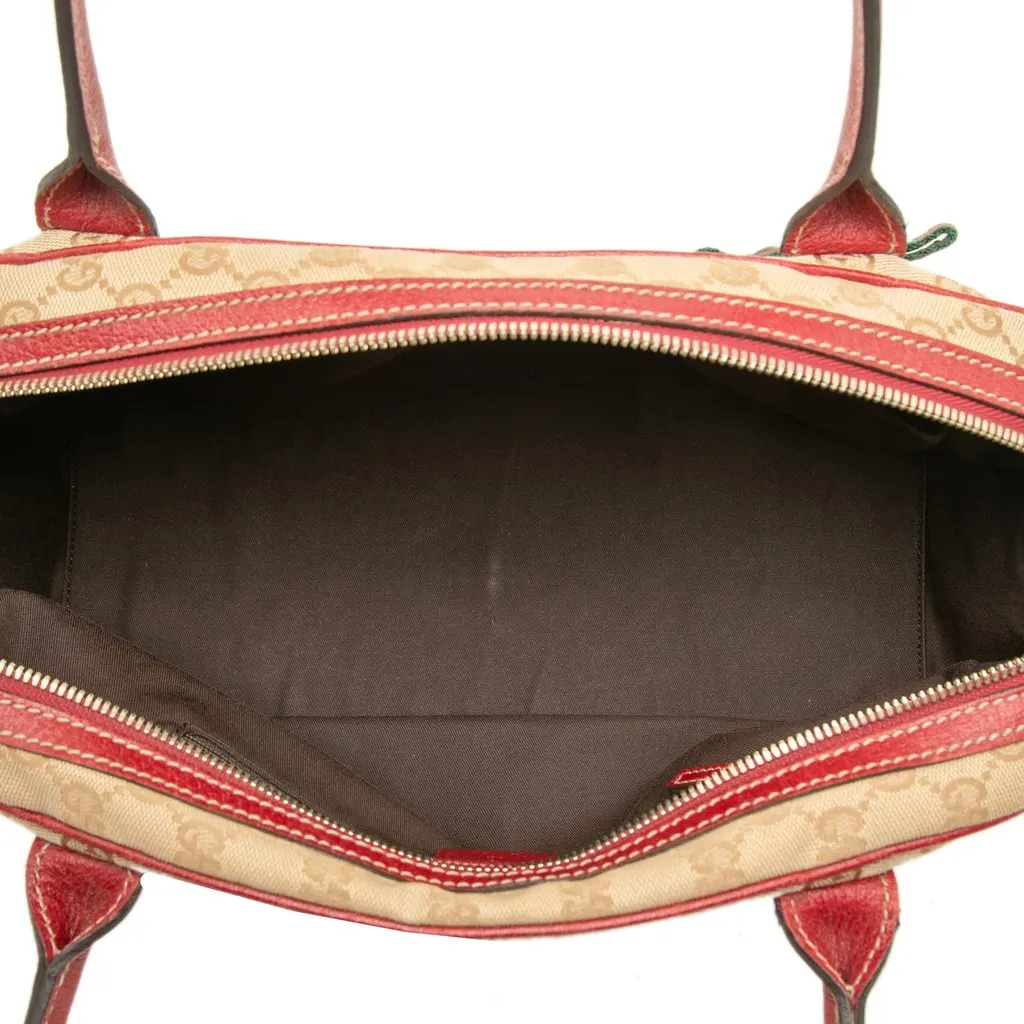 Gucci GG Canvas Princy Shoulder Bag Beige Very good - Model View