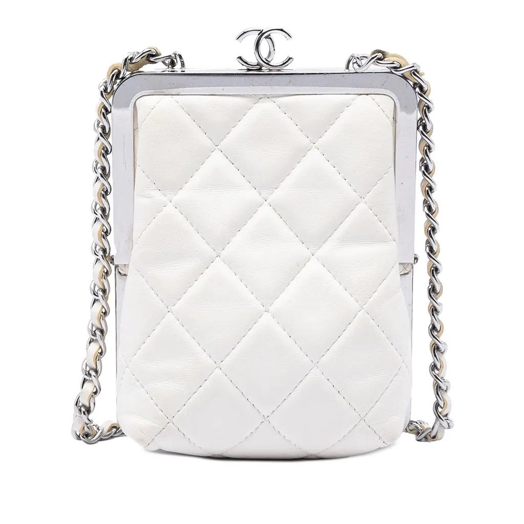 Chanel CC Quilted Acrylic and Lambskin Evening Clutch With Chain White Leather Very good - Front View