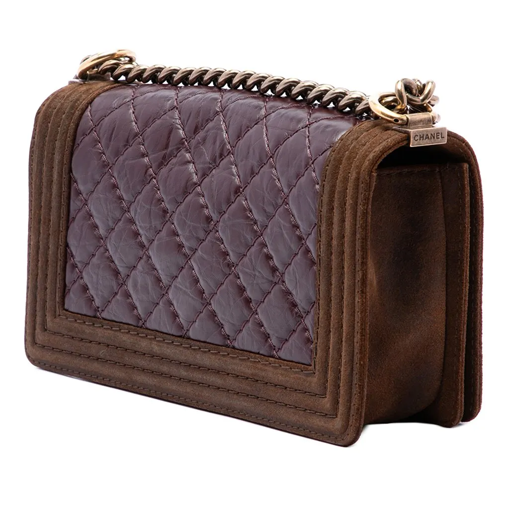 Chanel Old Medium Nubuck Trimmed Quilted Aged Calfskin Boy Flap Red Leather Very good - Back View