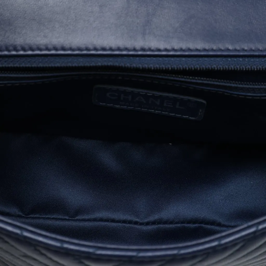 Chanel Medium Lambskin CC Crossing Flap Blue Leather Very good - Model View