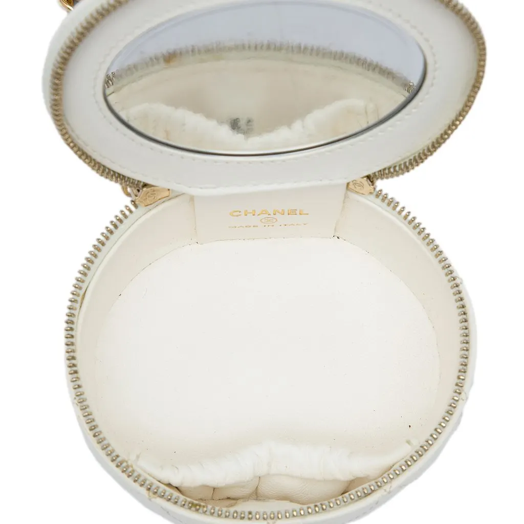 Chanel CC Quilted Lambskin Crystal Pearly Girl Round Top Handle Vanity Case with Chain White Leather Very good - Model View