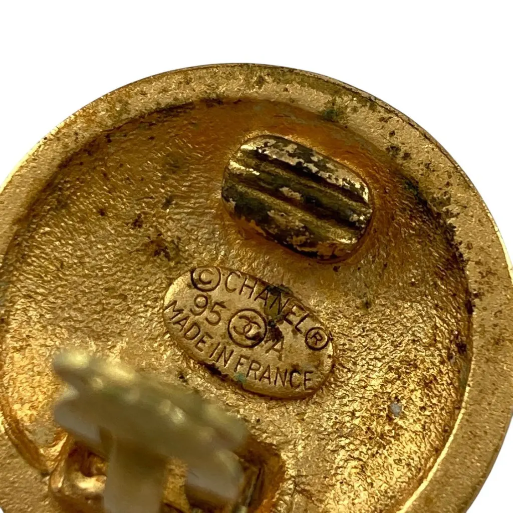 Chanel CC Gold Plated Round Clip On Earrings Gold Metal Very good - Model View