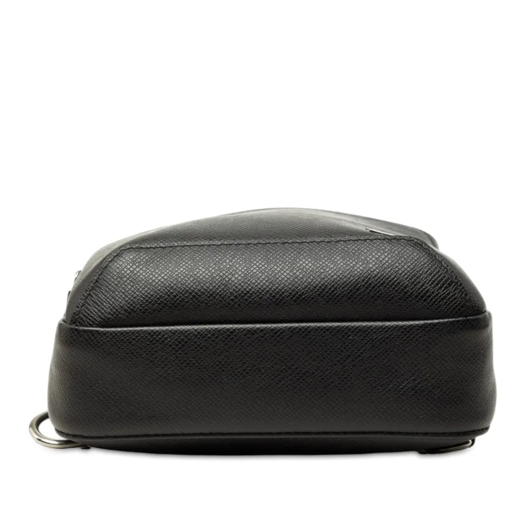 Louis Vuitton Taiga Avenue Sling Black Leather Very good - Inside View