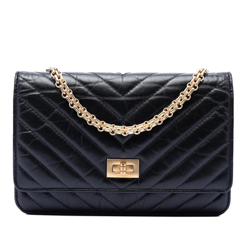 Chanel Reissue 2.55 Chevron Aged Calfskin Wallet on Chain Black Leather Very good - Front View