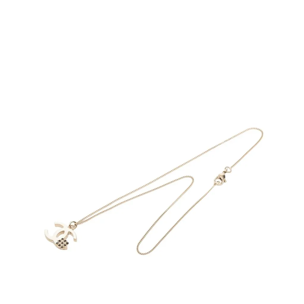 Chanel CC Gold Plated and Enamel Flower Pendant Necklace Gold Metal Very good - Front View