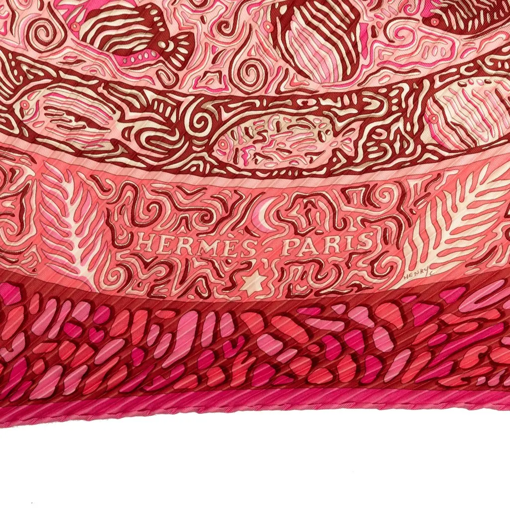 Hermès La Legende Du Poisson Corail Pleated Silk Scarf Pink Never worn - Model View
