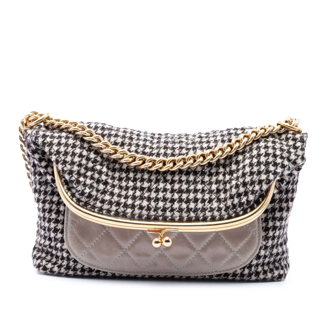 Chanel Medium Quilted Houndstooth Tweed and Calfskin Tabatiere Kisslock Fold Over Crossbody Black Very good - Front View