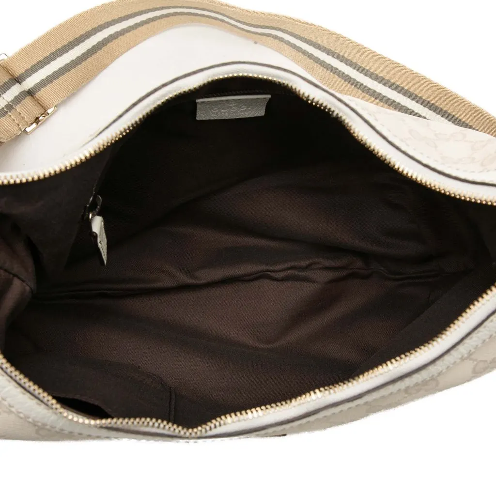 Gucci GG Canvas Web Crossbody Beige Very good - Model View