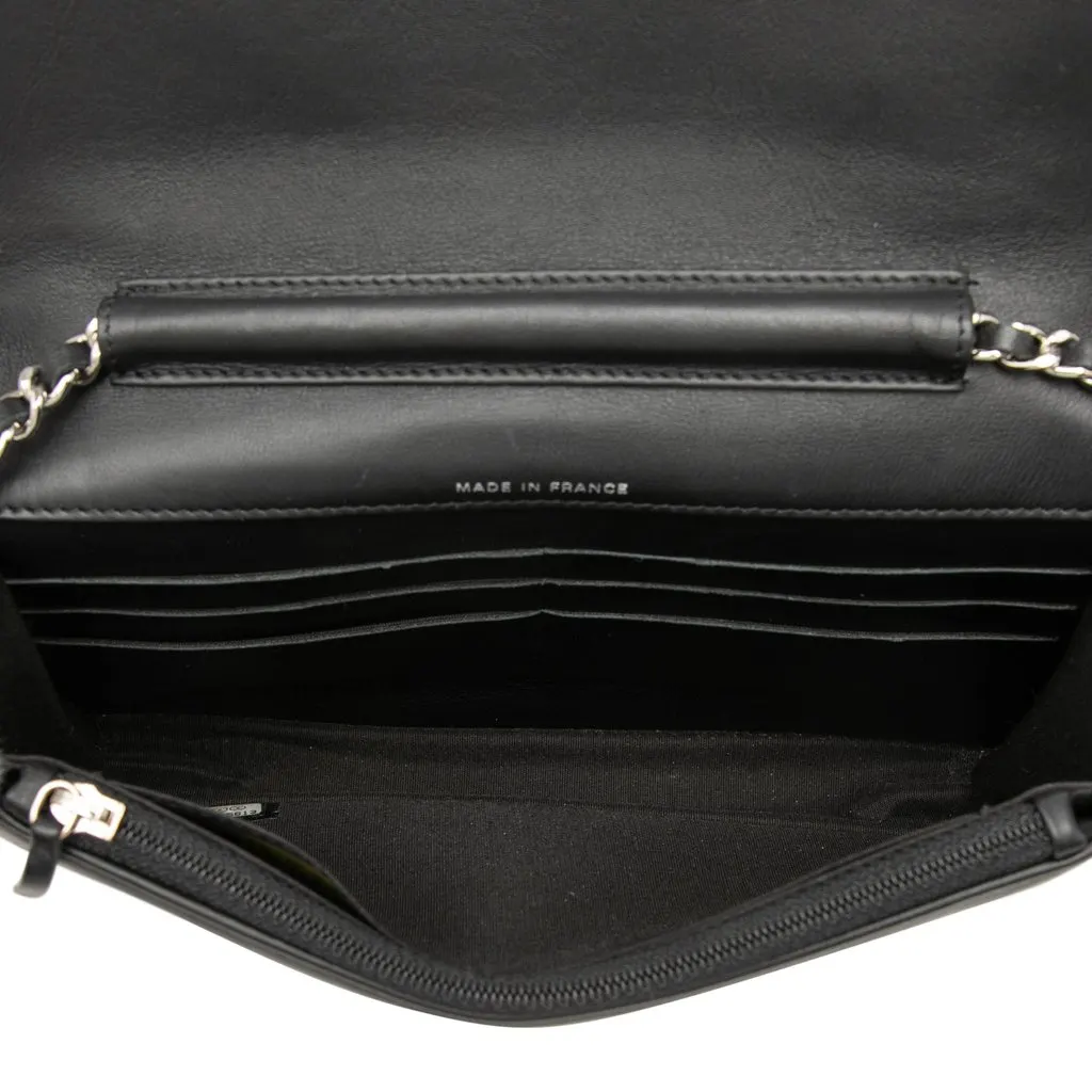 Chanel CC Patent Compact Wallet On Chain Black Leather Very good - Model View