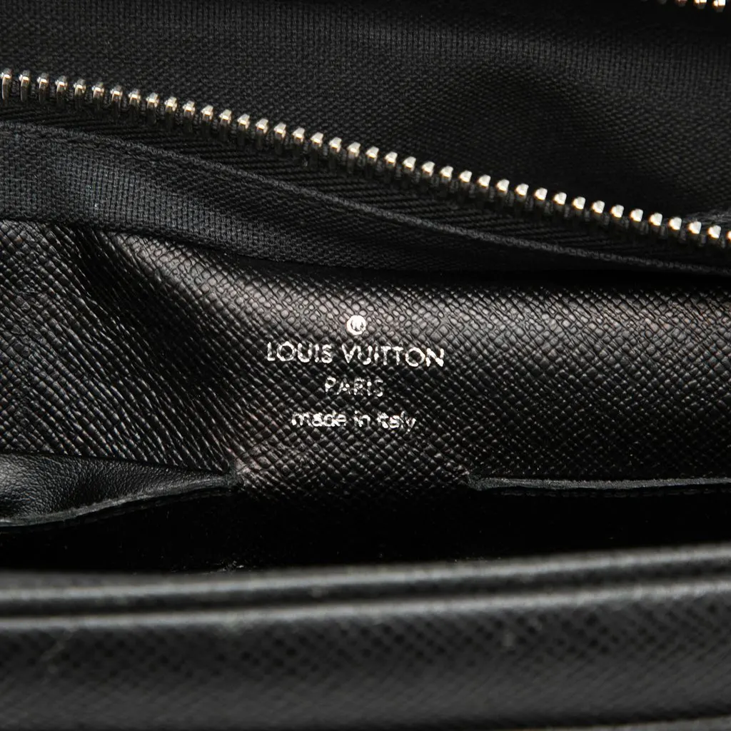Louis Vuitton Taiga Neo Pavel Black Leather Very good - Box View