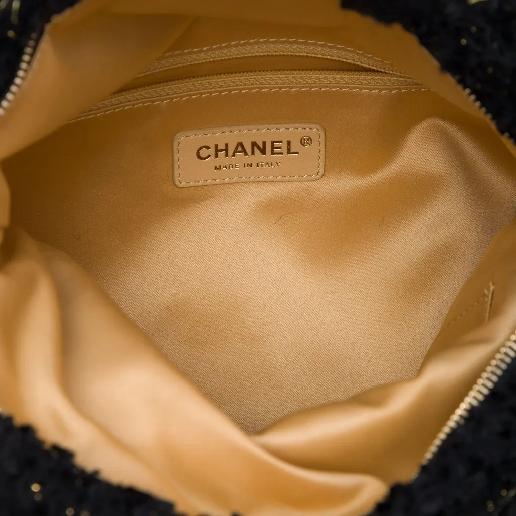 Chanel Paris Cosmopolite Tweed Fringe Clutch Black Very good - Model View