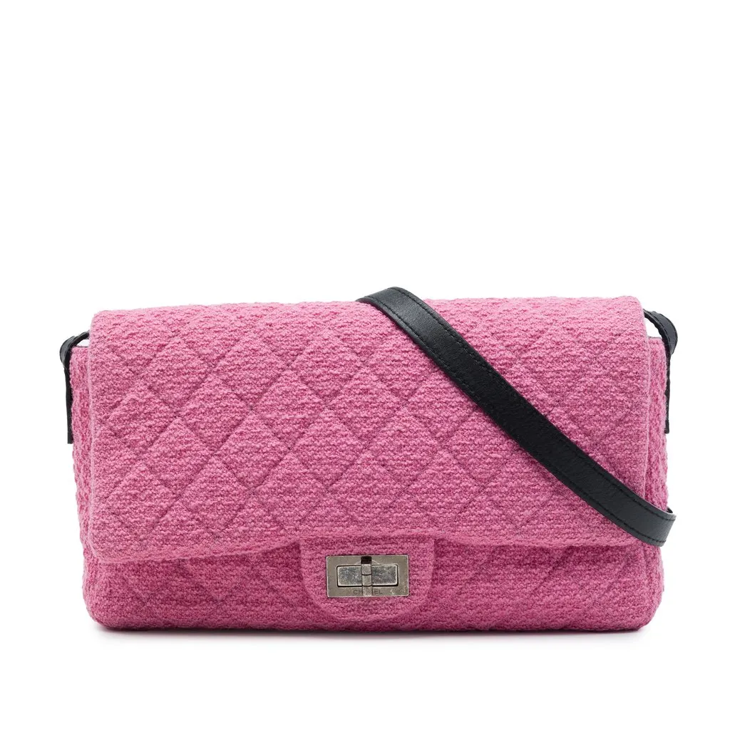 Chanel Jumbo Quilted Tweed Reissue 2.55 Easy Messenger Flap Pink Tweed Very good - Front View