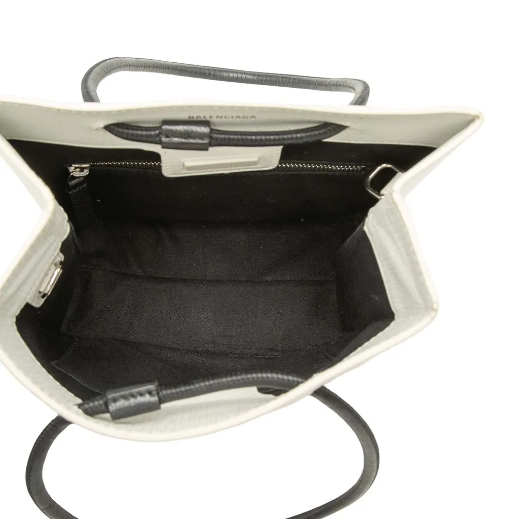Balenciaga Leather Logo Shopping Tote XXS White Leather Very good - Model View