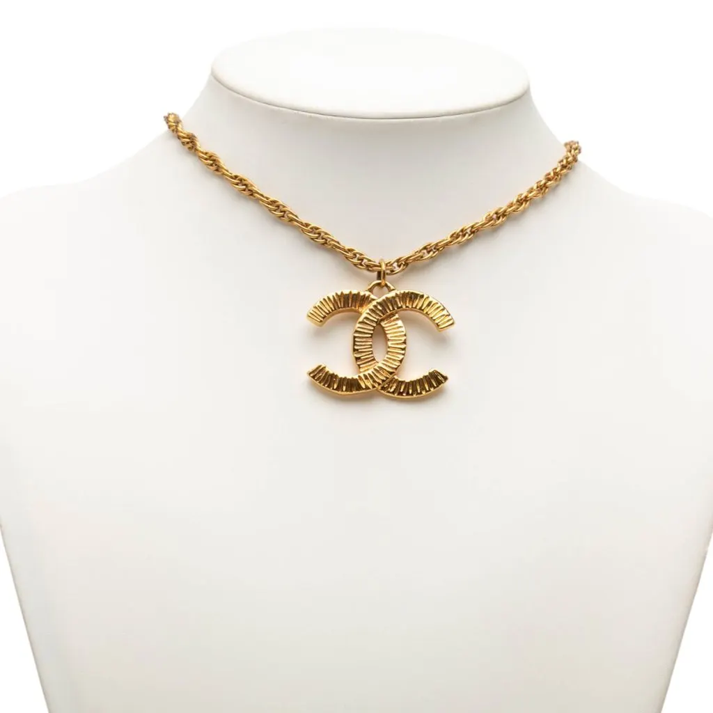 Chanel CC Gold Plated Pendant Necklace Gold Metal Very good - Box View
