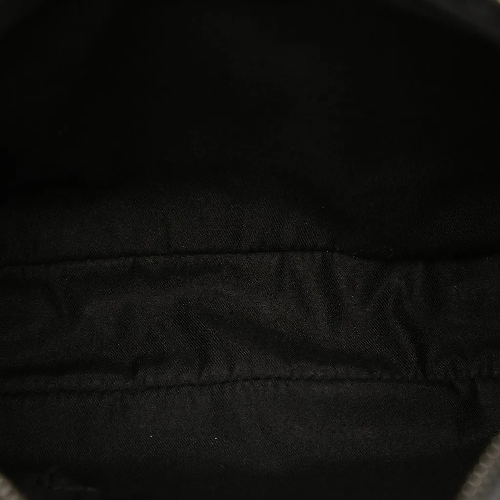 Gucci GG Canvas Crossbody Black Very good - Model View