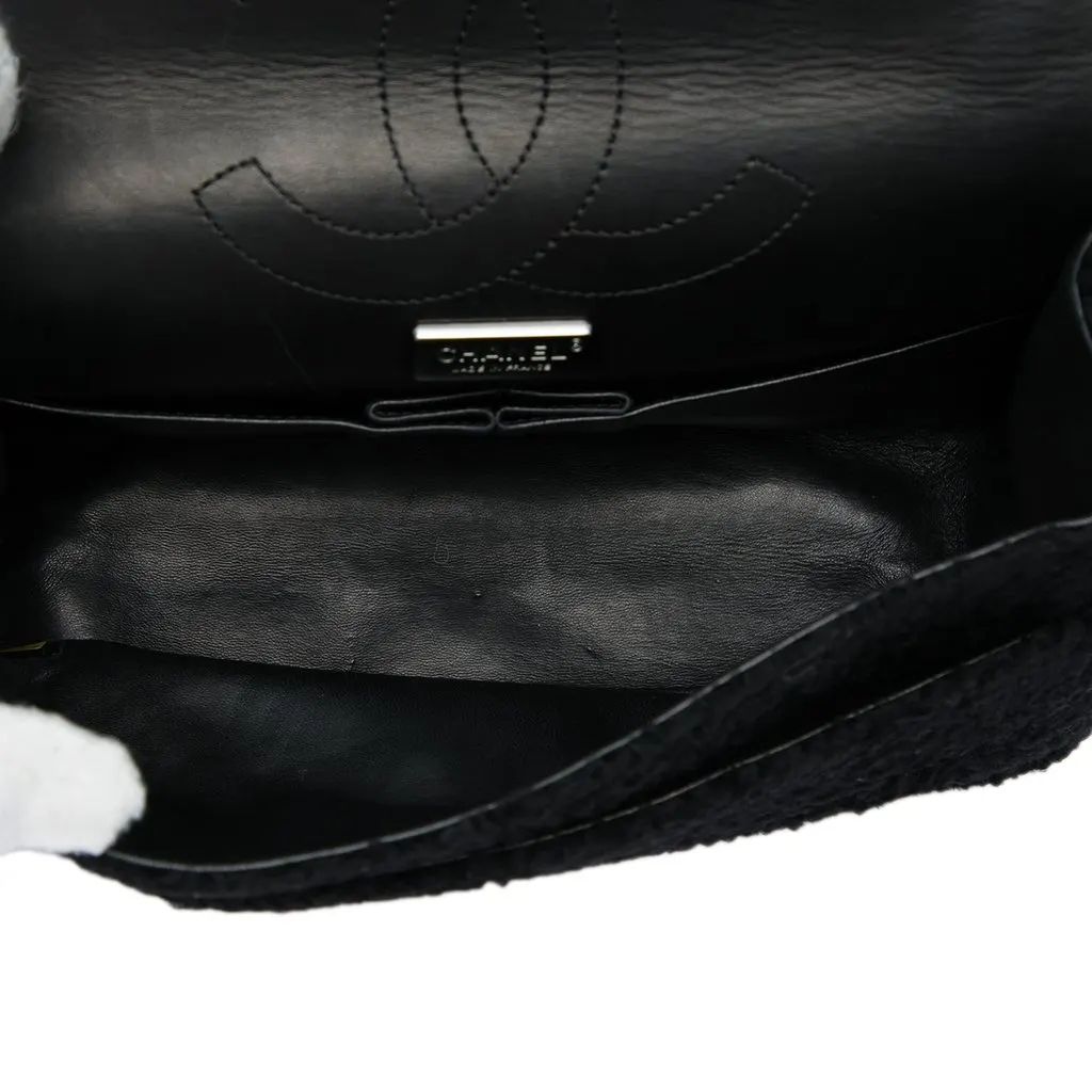 Chanel Boucle Wool Reissue 2.55 Double Flap 225 Black Very good - Model View