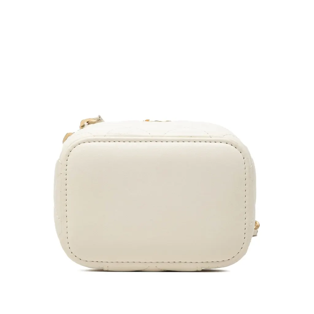 Chanel Mini CC Quilted Lambskin Pearl Crush Vanity Case With Chain White Leather Very good - Inside View