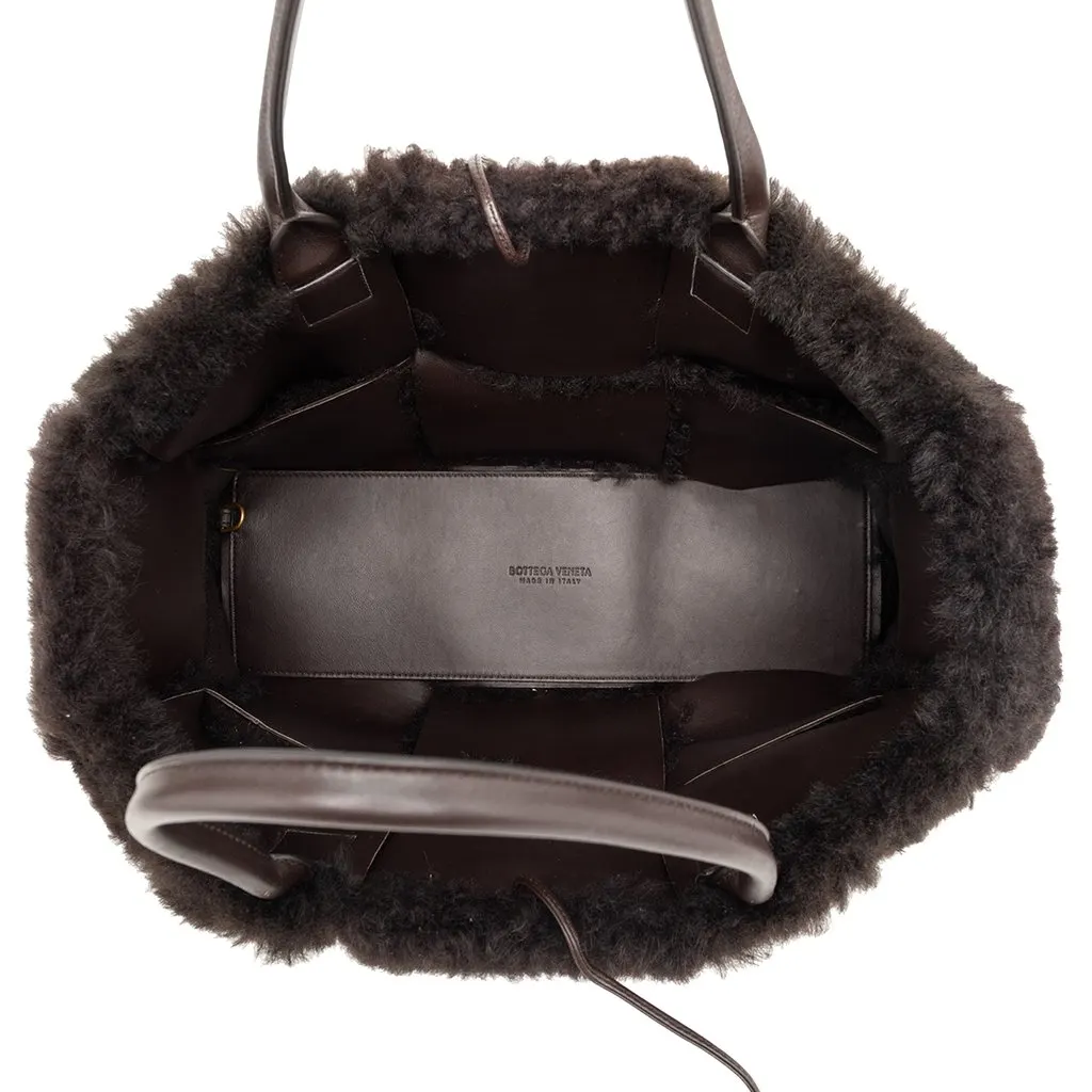 Bottega Veneta Small Shearling Intrecciato Arco Tote Brown Very good - Model View