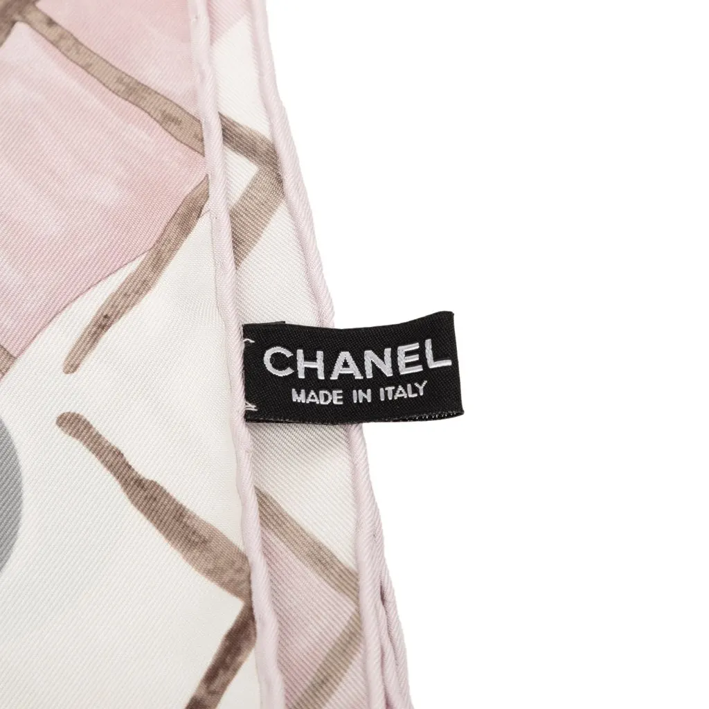 Chanel CC Camellia and Quilted Printed Silk Scarf 90 Pink Never worn - Inside View
