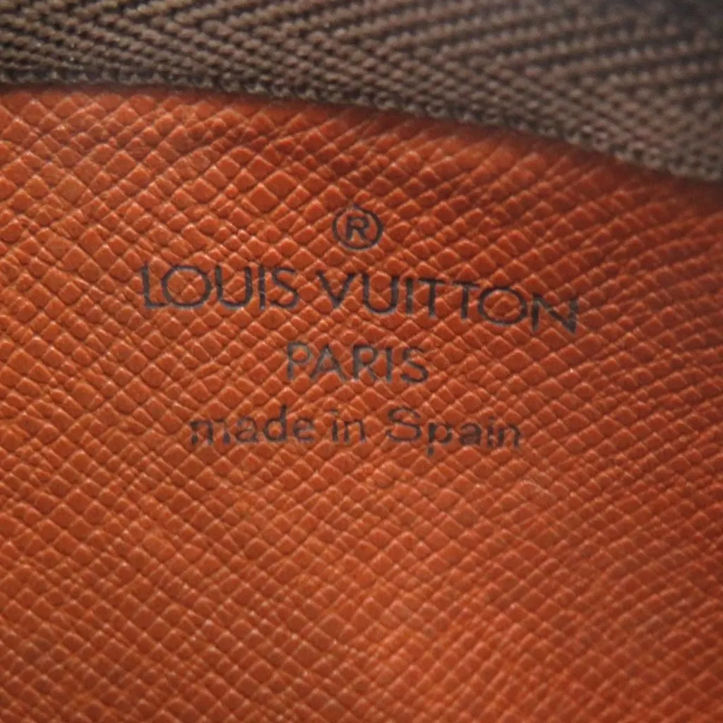 Louis Vuitton Monogram Key Pouch Brown Very good - Model View