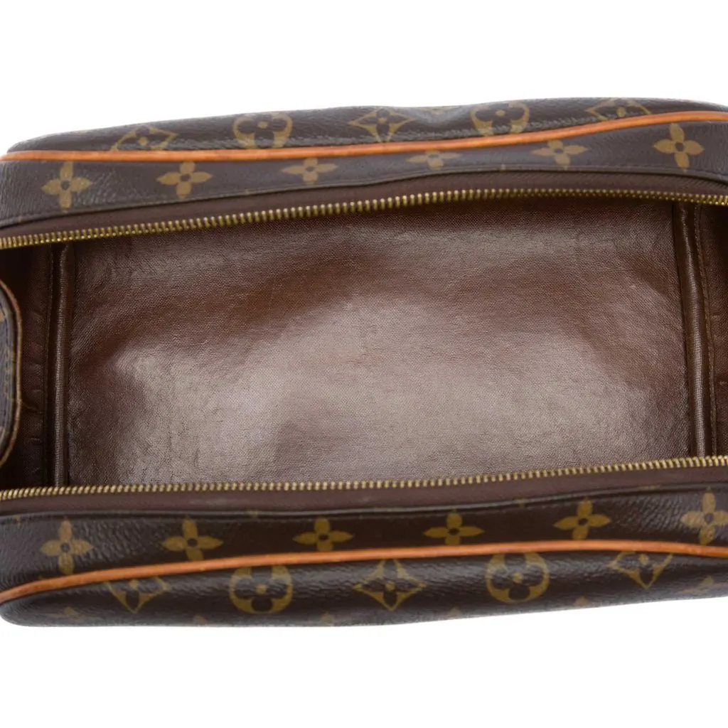 Louis Vuitton Monogram Dopp Kit Toilet Pouch Brown Very good - Model View