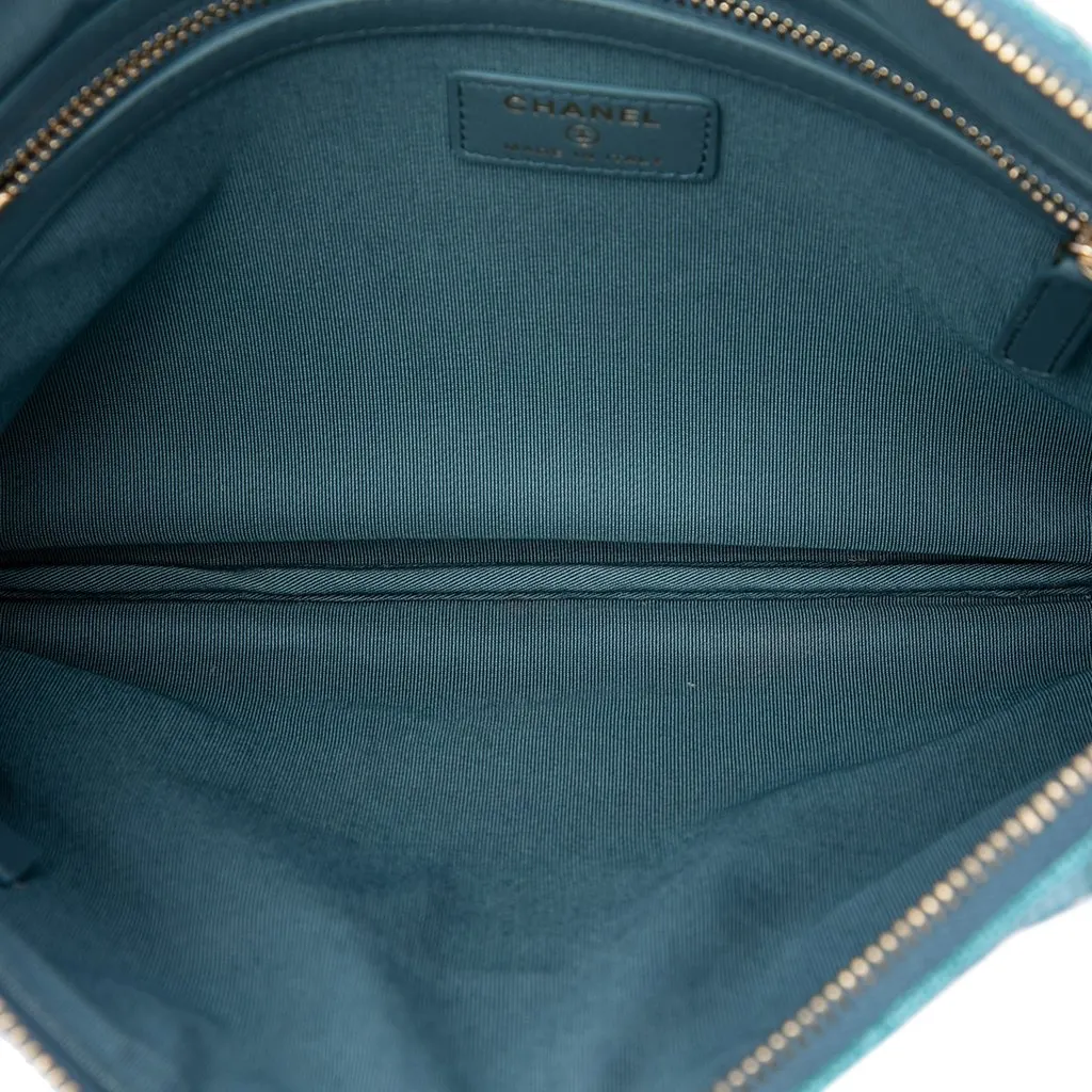 Chanel Medium Tweed Deauville O Case Clutch Blue Very good - Model View