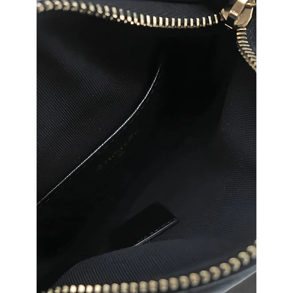 Chanel Mini Quilted Lambskin Chain Around Pouch Black Leather Very good - Model View