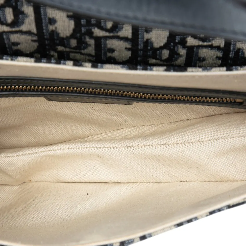 Dior Oblique Canvas Saddle Bag Blue Very good - Model View