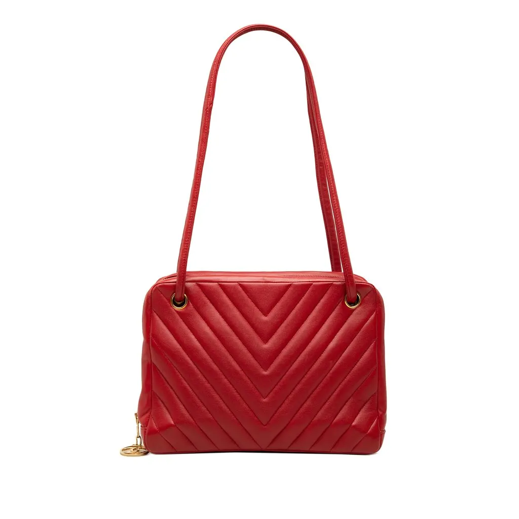 Chanel CC Chevron Lambskin Shoulder Bag Red Leather Very good - Front View