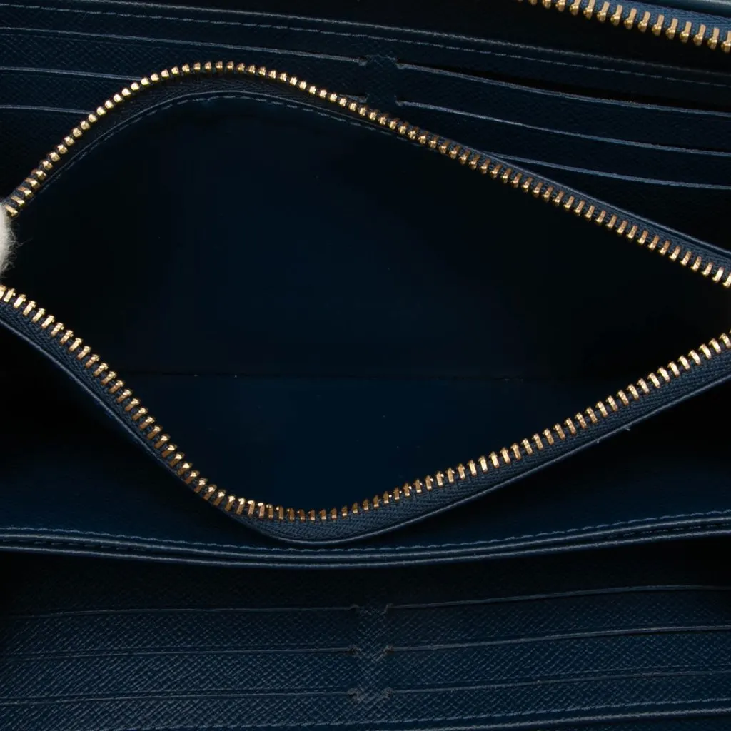 Louis Vuitton Monogram Denim Zippy Long Wallet Blue Denim Good - Model View