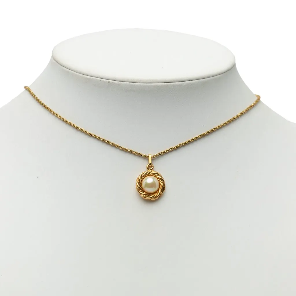 Chanel Gold Plated Faux Pearl Round Pendant Necklace Gold Metal Very good - Box View