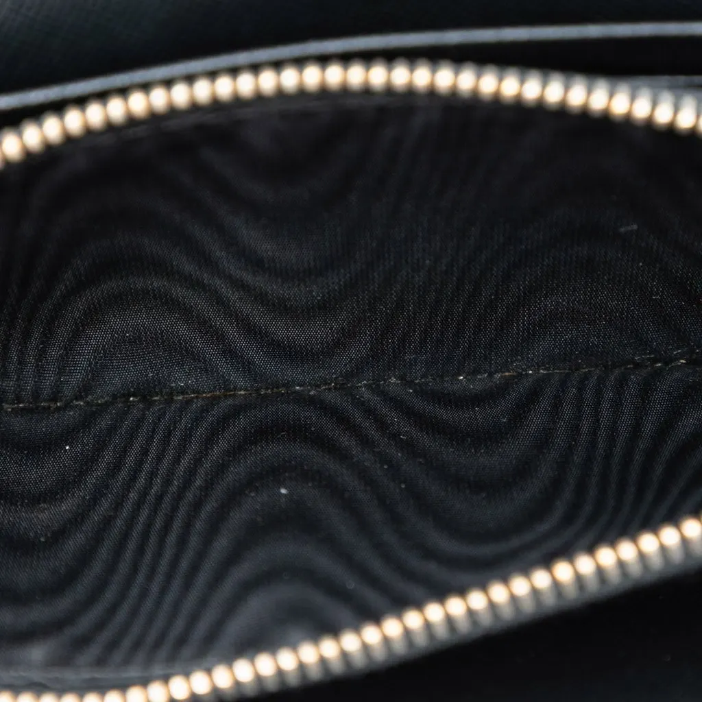 Prada Saffiano Wallet On Chain Black Leather Very good - Model View