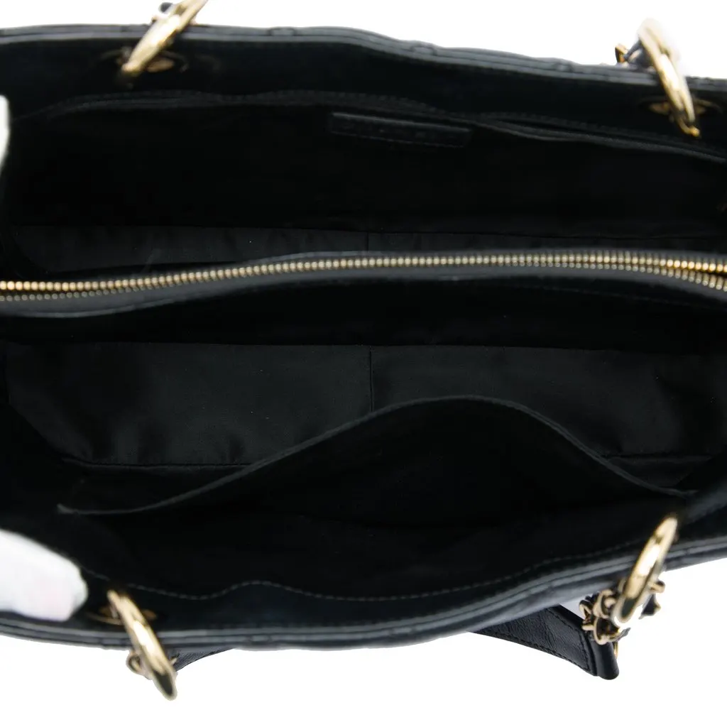 Chanel Caviar Grand Shopping Tote Black Leather Very good - Model View