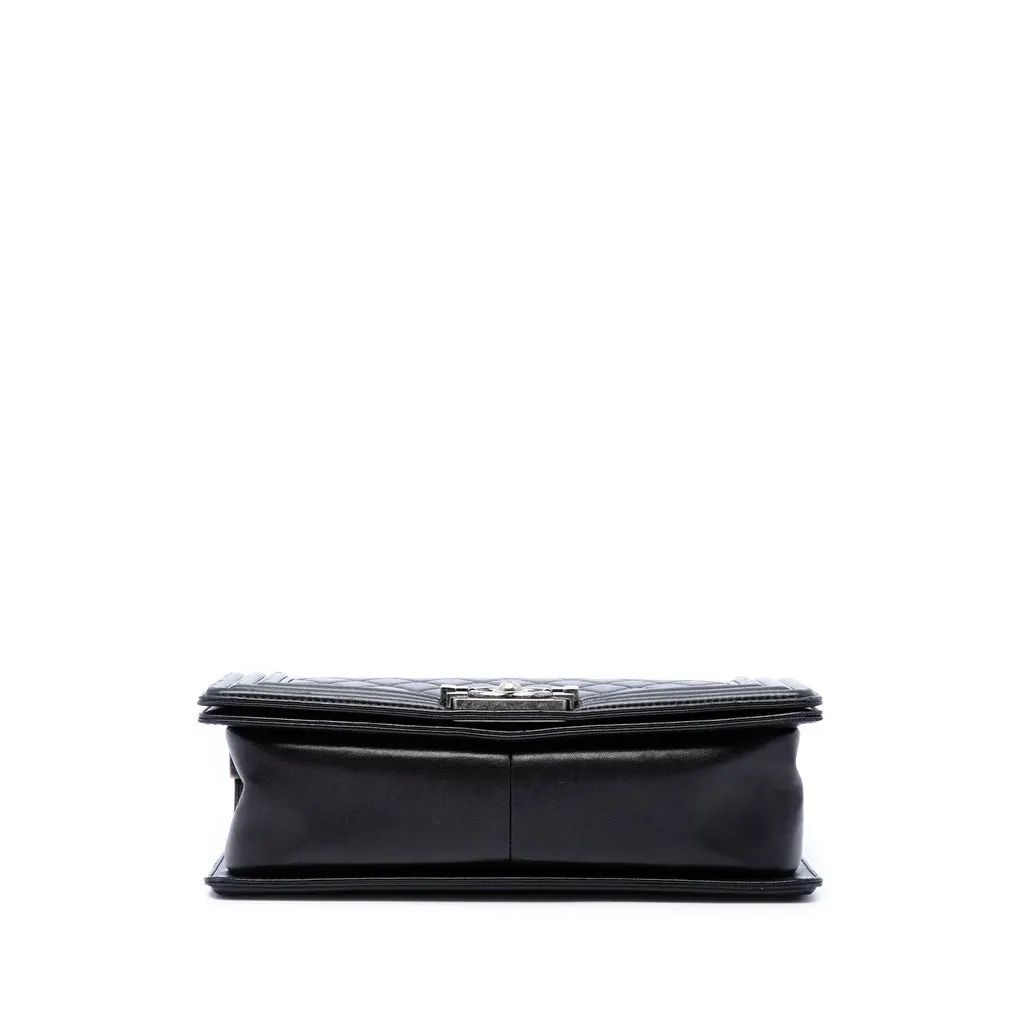 Chanel Old Medium Quilted Lambskin Boy Flap Black Leather Very good - Inside View